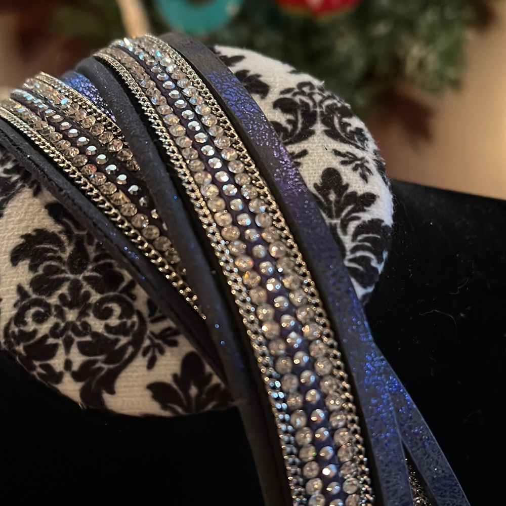NWT Signature Studio metallic navy and jeweled bracelet